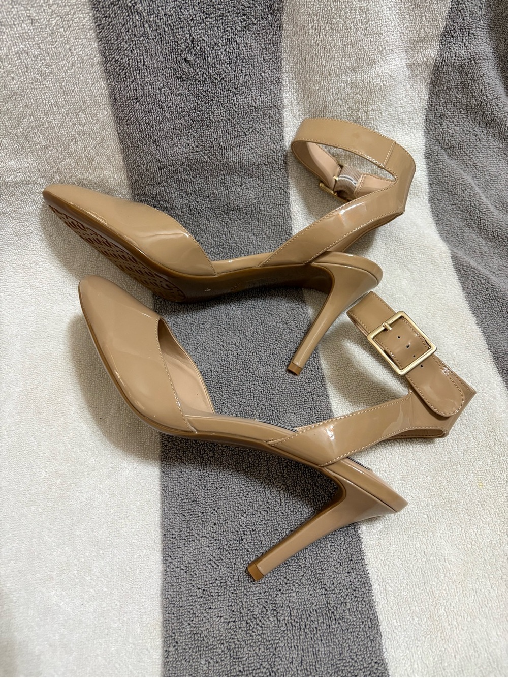 Karl Lagerfeld Beige Patent Pointed Ankle-Strap Heels - Picture 2 of 4